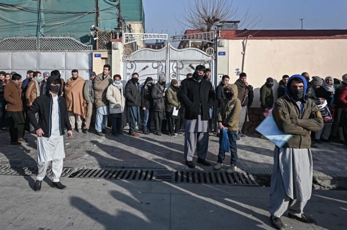 Afghans Queue For Passports