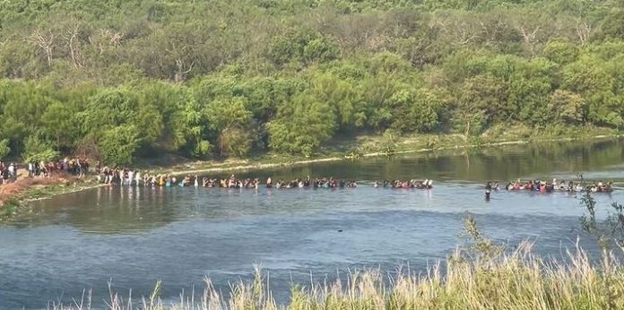 Migrants Crossing Into US