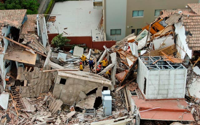 2024-10-29T160110Z_784616902_RC2FUAANBVO6_RTRMADP_3_ARGENTINA-BUILDING-COLLAPSE_1730284967